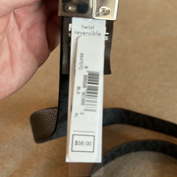 NWT Michael Kors Black Leather Reversible Belt XL - Picture 3 of 10